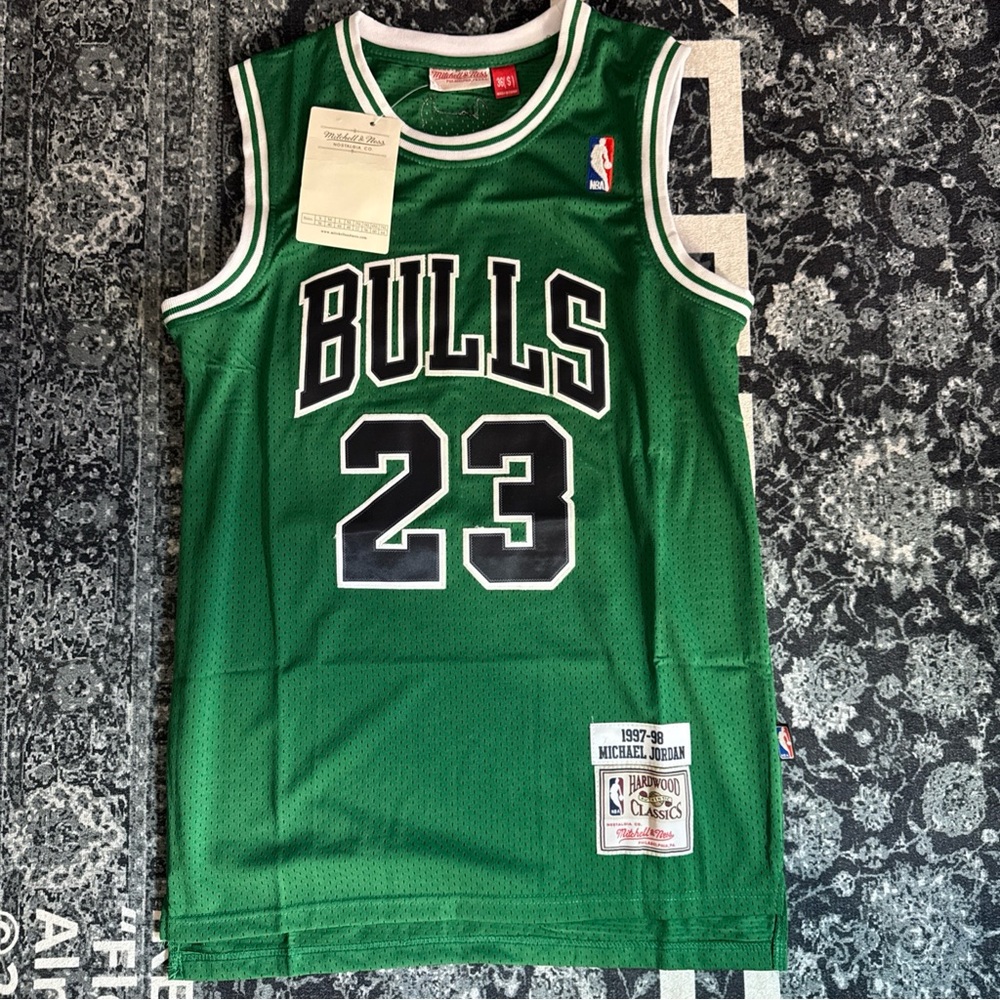 Mitchell & Ness Green Chicago Bulls Hardwood Classics Jersey Patch